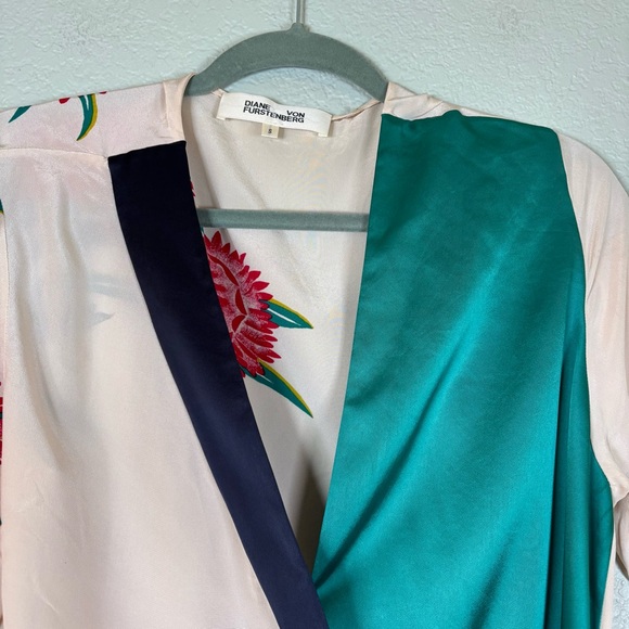 Diane von Furstenberg Silk Ivory Magenta Teal Navy Bohemian Floral Wrap Blouse S - Picture 5 of 15